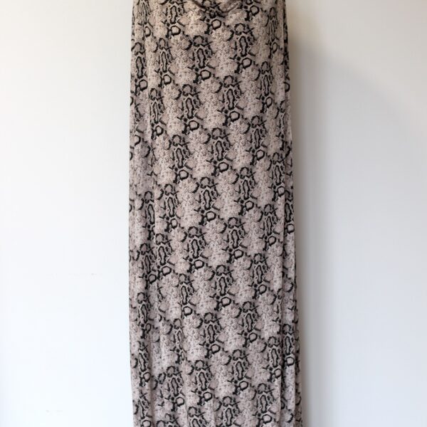 Beige+black animal